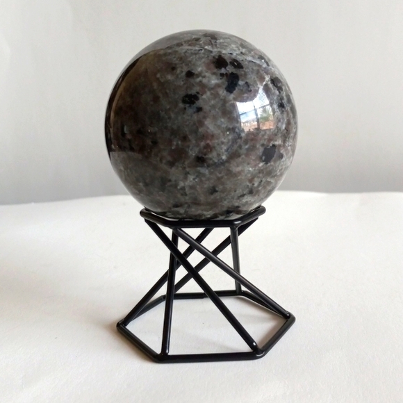 Yooperlite crystal sphere. 312g - Picture 4 of 10